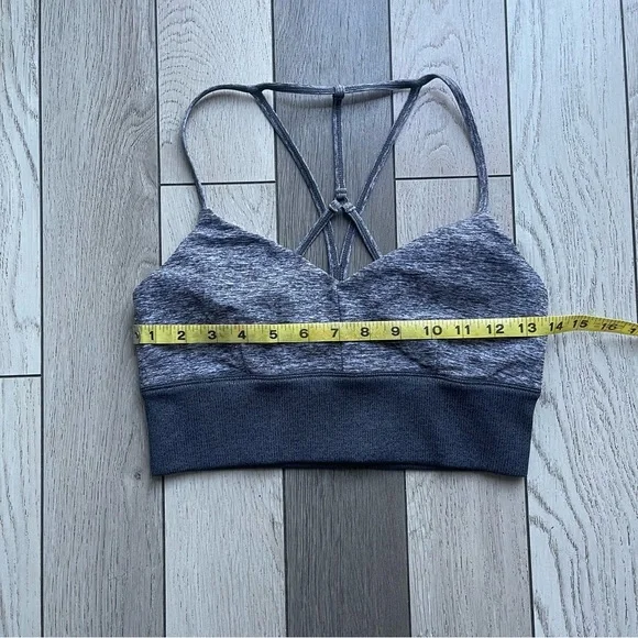 ALO Yoga Women's Gray Strappy Sports Bra - Picture 5 of 6